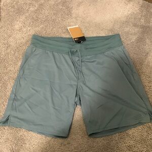 The North Face women XL blue-gray(goblin blue) shorts.Aphrodite mountain Bermuda